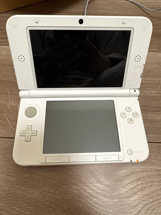 ニンテンドー3DSLL本体 ピンク×ホワイト（ゲーム機本体・ゲームソフト）の商品画像 - 査定依頼日：2023年1月14日 - 最高査定価格：3,500円