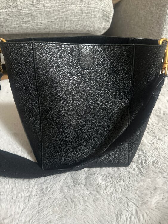 セリーヌ  （ブランドバッグ）の商品画像 - 査定依頼日：2024年12月22日 - 最高査定価格：90,000円