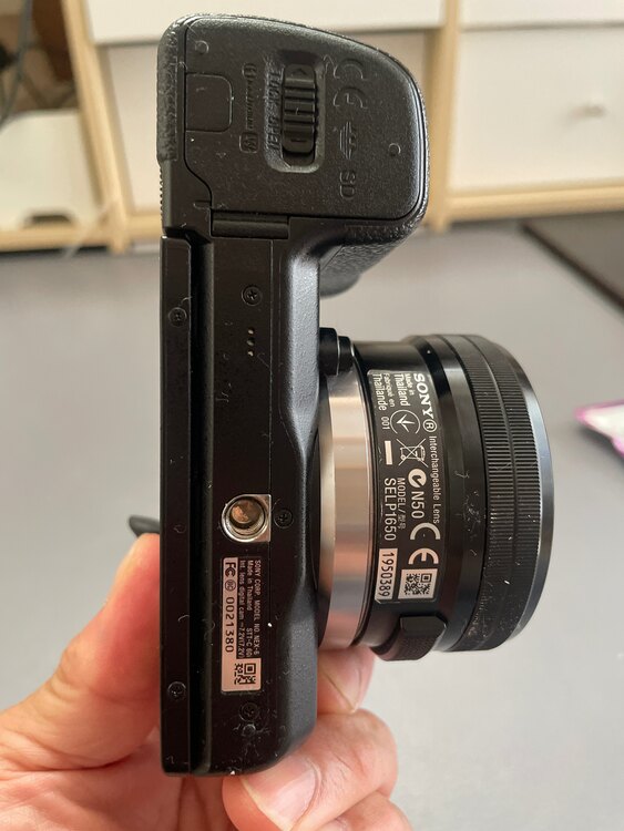 SONYα1650（カメラ）の商品画像 - 査定依頼日：2025年4月19日 - 最高査定価格：8,500円