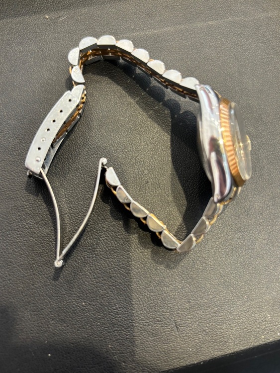 ロレックス パーペチュアルデイト （高級時計）の商品画像 - 査定依頼日：2025年6月21日 - 最高査定価格：620,000円