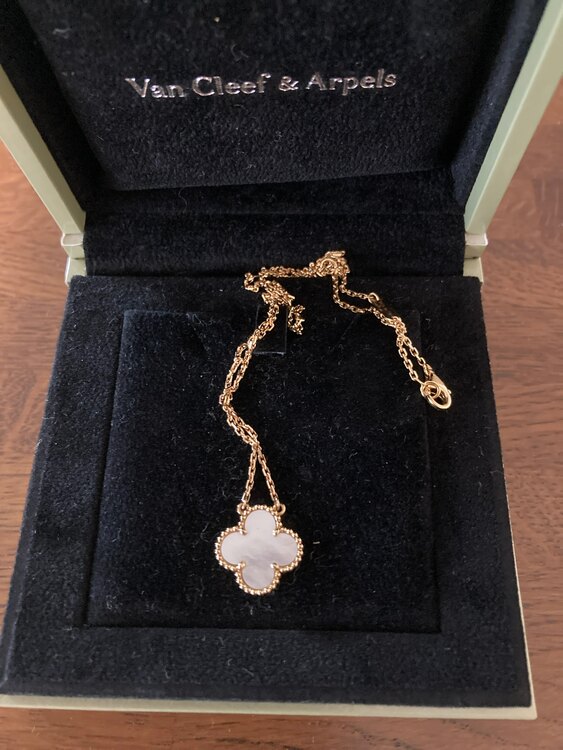 その他 ヴァン クリーフ＆アーペル ヴィンテージアルハンブラねっく（高級時計）の商品画像 - 査定依頼日：2025年2月4日 - 最高査定価格：350,000円