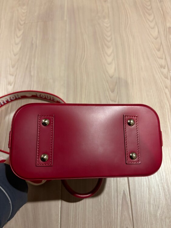 エピアルマBB（ブランドバッグ）の商品画像 - 査定依頼日：2025年3月29日 - 最高査定価格：200,000円