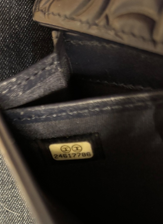 カメリア長財布（ブランド財布・小物）の商品画像 - 査定依頼日：2025年11月27日 - 最高査定価格：20,000円