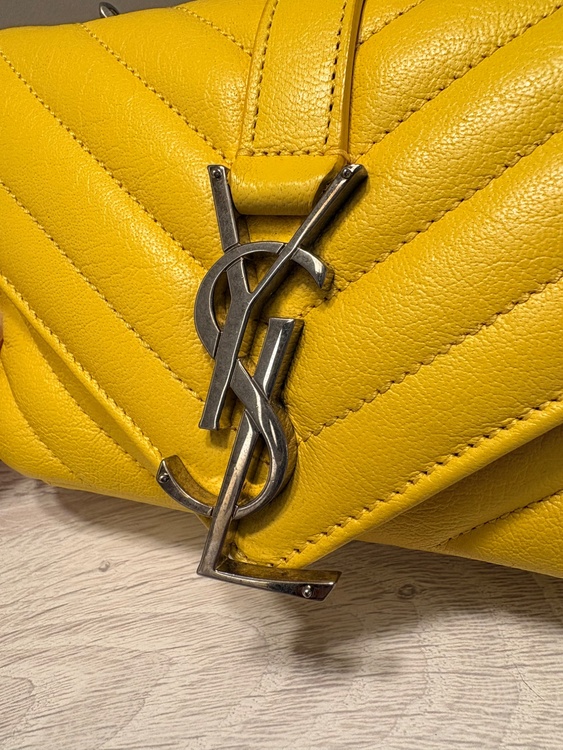 SAINT LAURENTロゴチェーン ショルダーバッグ イエローポシェット（ブランドバッグ）の商品画像 - 査定依頼日：2026年10月3日 - 最高査定価格：47,000円