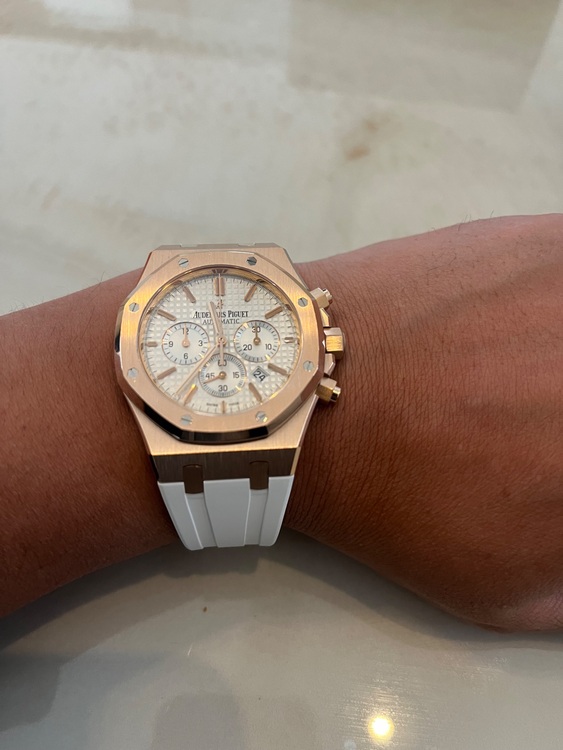 オーデマピゲ ロイヤルオーク 26320OR.OO.D088CR.0（高級時計）の商品画像 - 査定依頼日：2025年8月14日 - 最高査定価格：6,800,000円