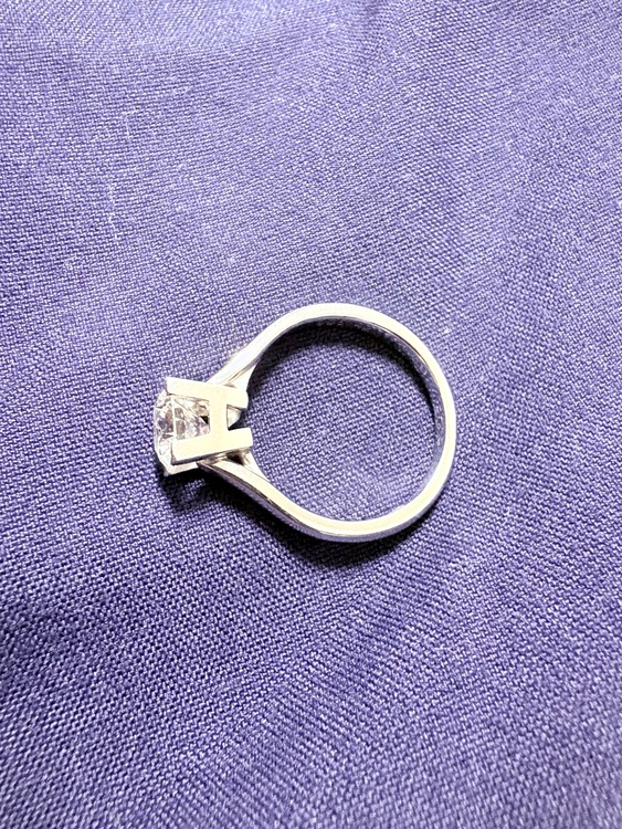 ハリーウィンストン その他 （高級時計）の商品画像 - 査定依頼日：2026年4月11日 - 最高査定価格：100,000円