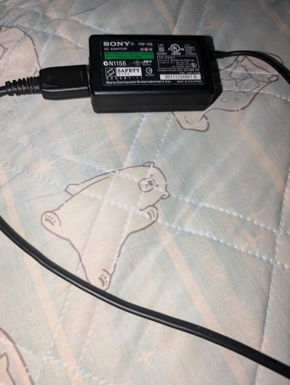 PSP1000 セラミックホワイト（ゲーム機本体・ゲームソフト）の商品画像 - 査定依頼日：2025年6月2日 - 最高査定価格：800円