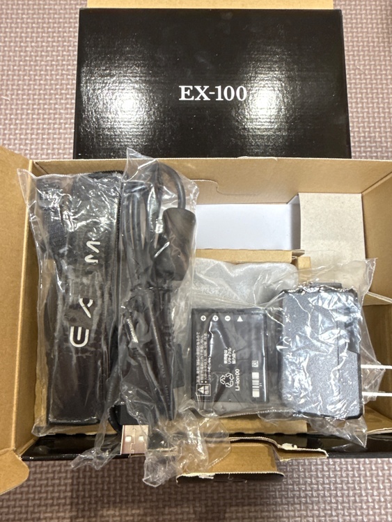 cacio HIGH SPEED EXILIME EX-100（カメラ）の商品画像 - 査定依頼日：2026年7月6日 - 最高査定価格：30,000円