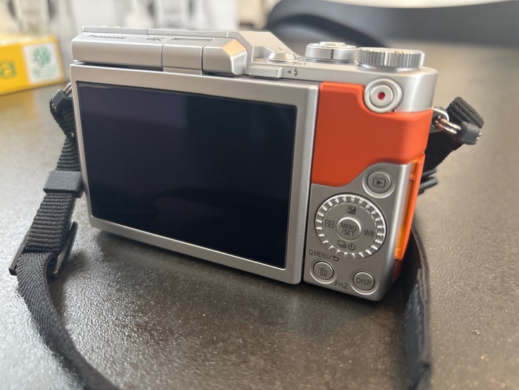 DC GF10（カメラ）の商品画像 - 査定依頼日：2026年2月8日 - 最高査定価格：35,000円