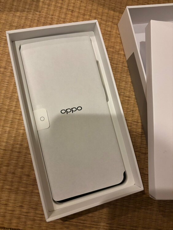 OPPOスマホ　ホワイト（スマホ）の商品画像 - 査定依頼日：2026年5月20日 - 最高査定価格：9,000円