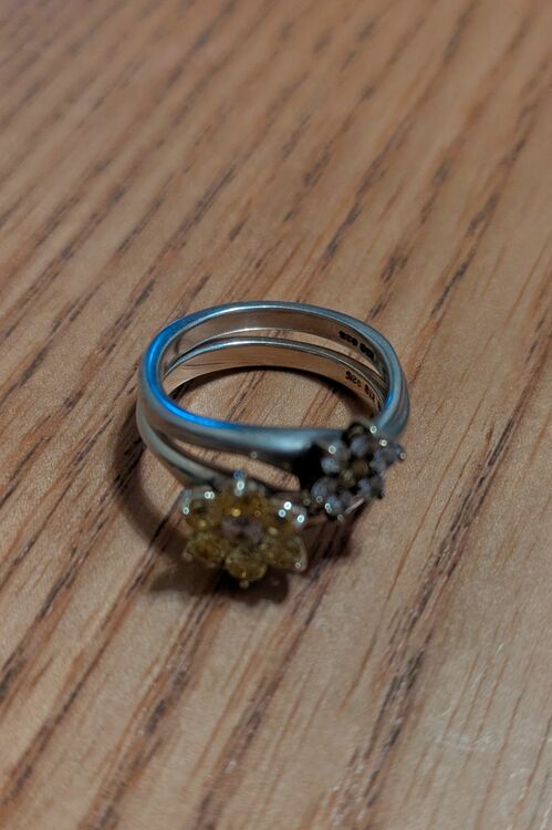 スタージュエリー　二連リング（金・貴金属）の商品画像 - 査定依頼日：2025年10月27日 - 最高査定価格：8,000円