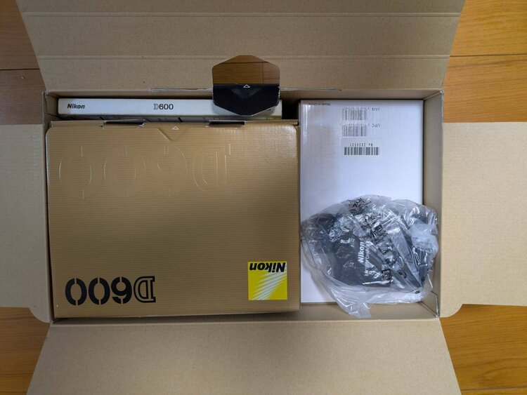 D600 24-85VRキット箱説明書付き（カメラ）の商品画像 - 査定依頼日：2026年9月11日 - 最高査定価格：32,000円
