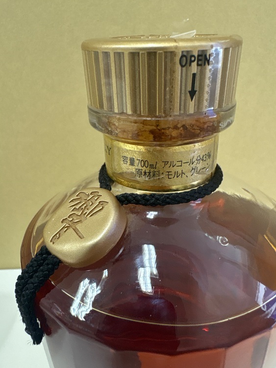 ウイスキー サントリー響 （お酒）の商品画像 - 査定依頼日：2025年8月17日 - 最高査定価格：25,000円