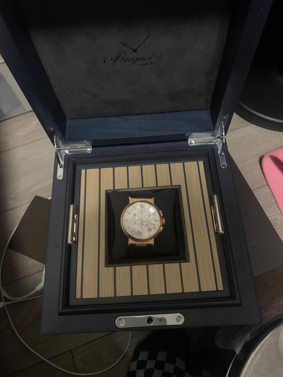 ブレゲ マリーン 5527BR129Wv（高級時計）の商品画像 - 査定依頼日：2025年12月6日 - 最高査定価格：3,000,000円