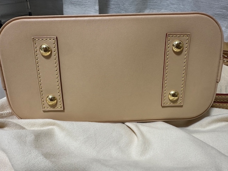 ルイヴィトン アルマ （ブランドバッグ）の商品画像 - 査定依頼日：2025年10月2日 - 最高査定価格：200,000円