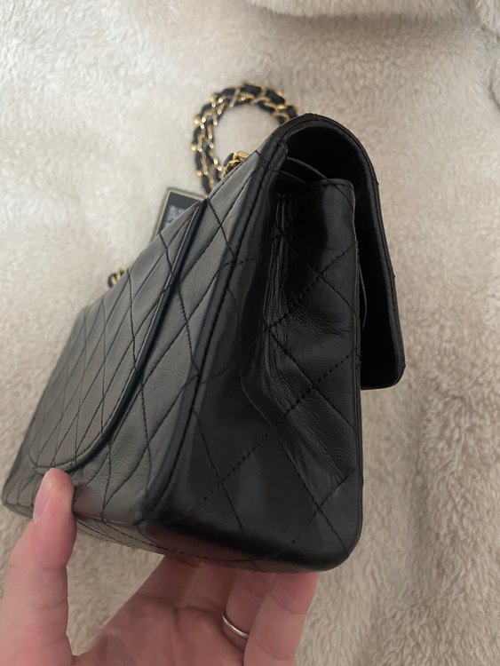 ダブルチェーンダブルフラップ（ブランドバッグ）の商品画像 - 査定依頼日：2022年9月20日 - 最高査定価格：400,000円