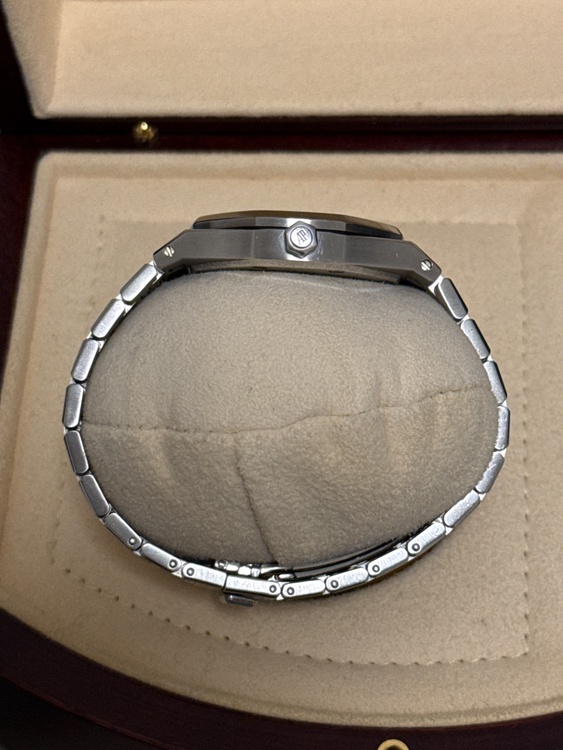 15000ST.OO.0789ST.07（高級時計）の商品画像 - 査定依頼日：2026年2月22日 - 最高査定価格：3,400,000円