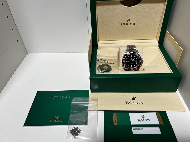 ロレックス GMTマスター 126710BLROジュビリーぶる（高級時計）の商品画像 - 査定依頼日：2026年4月12日 - 最高査定価格：3,450,000円