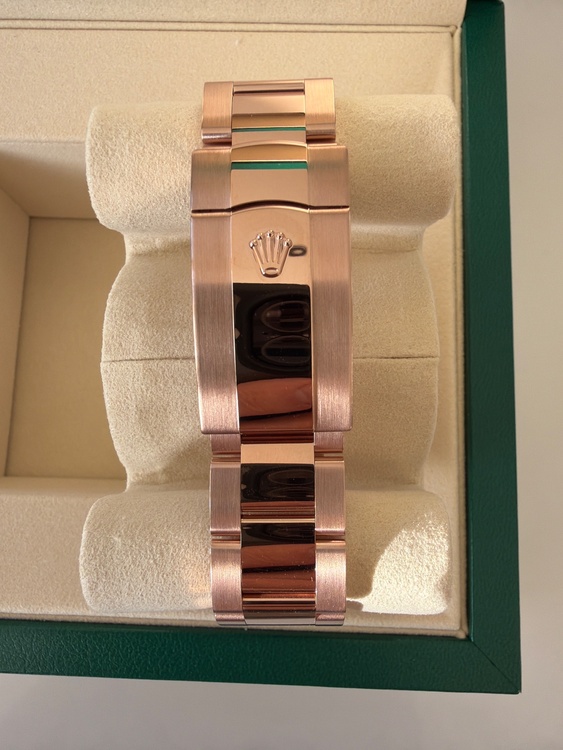 ロレックス スカイドゥエラー Ｍ336935-000（高級時計）の商品画像 - 査定依頼日：2026年1月17日 - 最高査定価格：10,000,000円