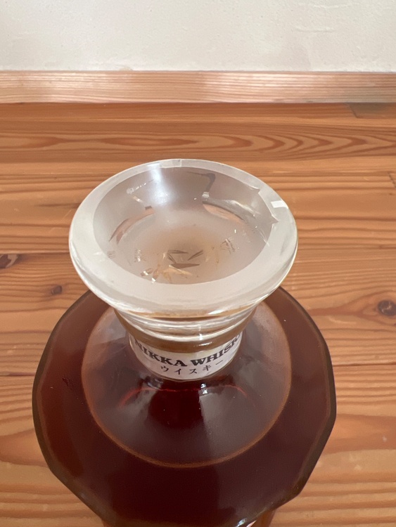 鶴　黒　17年（お酒）の商品画像 - 査定依頼日：2025年12月7日 - 最高査定価格：28,000円