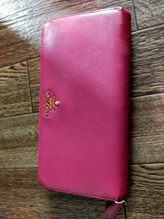 プラダ  （ブランドバッグ）の商品画像 - 査定依頼日：2025年11月11日 - 最高査定価格：10,000円