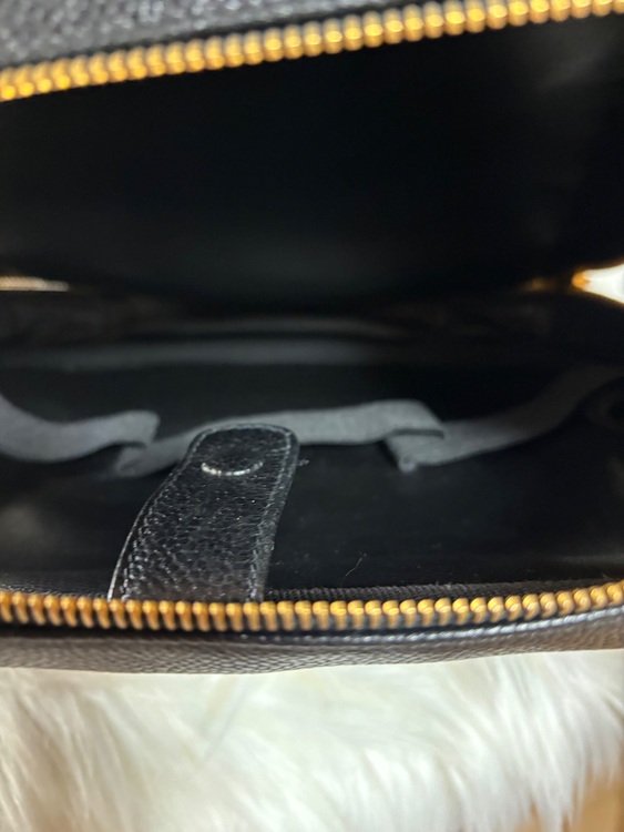 シャネル バニティ ハンドバッグ ココマーク キャビアスキン ブラック（ブランドバッグ）の商品画像 - 査定依頼日：2025年11月15日