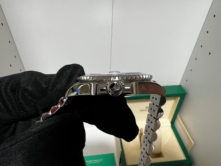 ロレックス GMTマスター 126710BLROジュビリーぶる（高級時計）の商品画像 - 査定依頼日：2026年4月12日 - 最高査定価格：3,450,000円