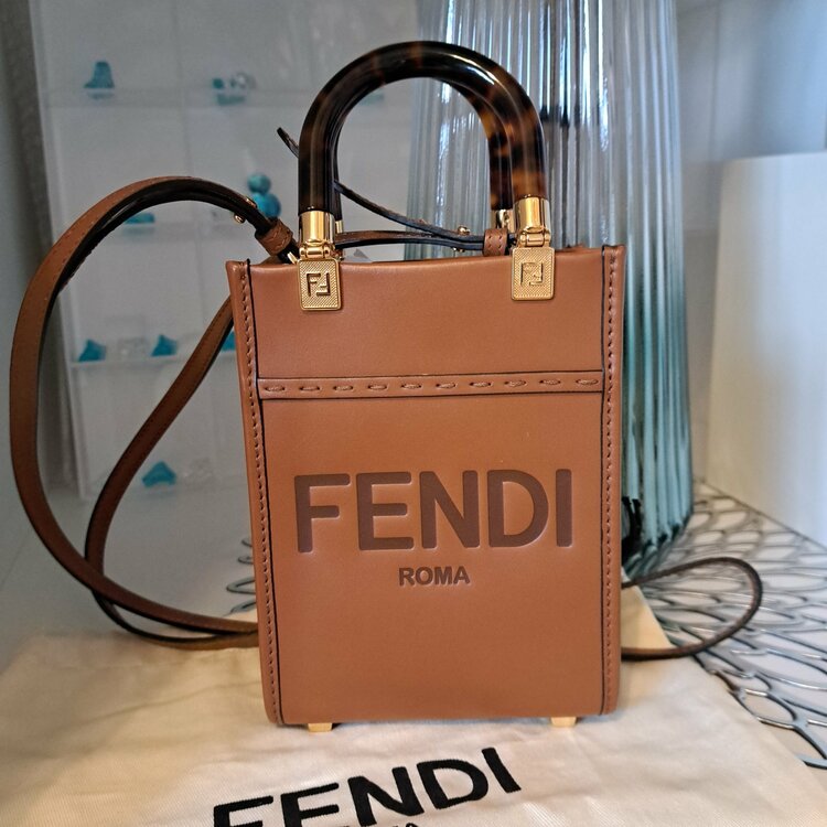 フェンディ  （ブランドバッグ）の商品画像 - 査定依頼日：2026年2月16日 - 最高査定価格：100,000円