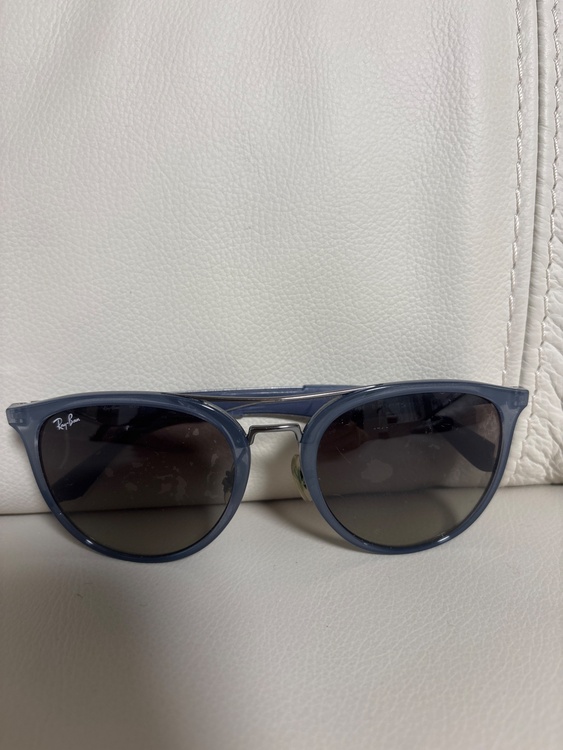 Ray Banサングラス（古着・ファッション）の商品画像 - 査定依頼日：2026年9月27日 - 最高査定価格：2,000円
