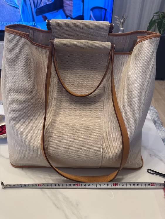 分からないが、イタリアで購入（ブランドバッグ）の商品画像 - 査定依頼日：2026年1月7日 - 最高査定価格：110,000円