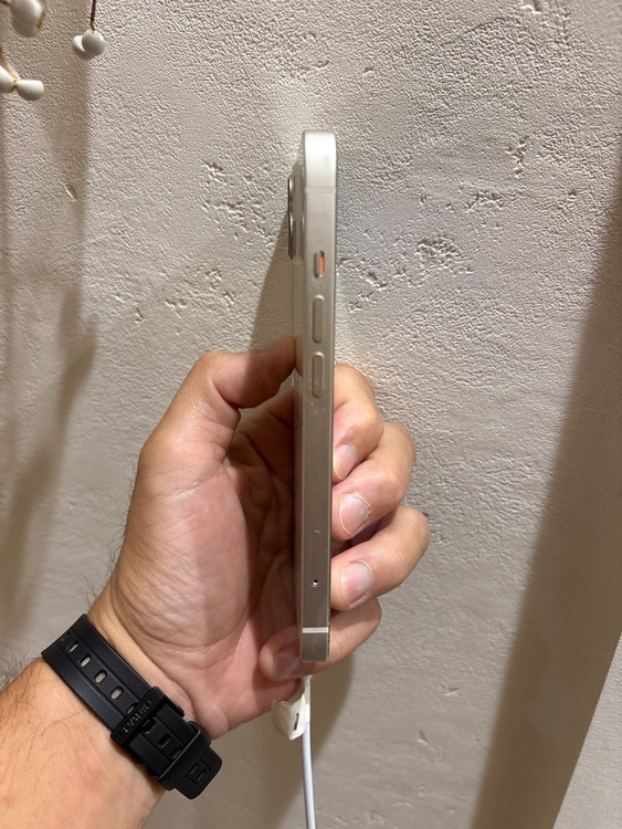 iPhone iPhone 13 128GB SIMフリー（スマホ）の商品画像 - 査定依頼日：2026年9月28日 - 最高査定価格：39,500円