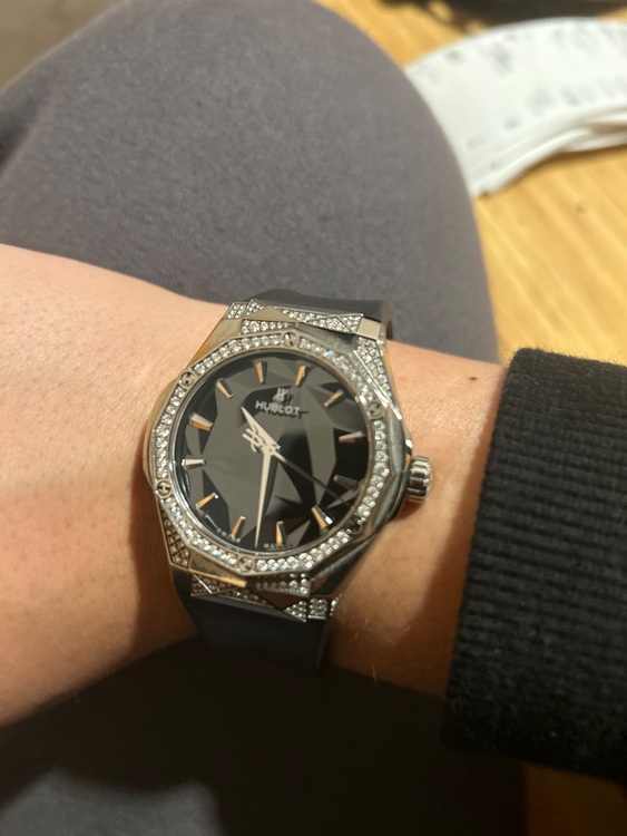 ウブロ クラシックフュージョン （高級時計）の商品画像 - 査定依頼日：2025年6月4日 - 最高査定価格：1,700,000円