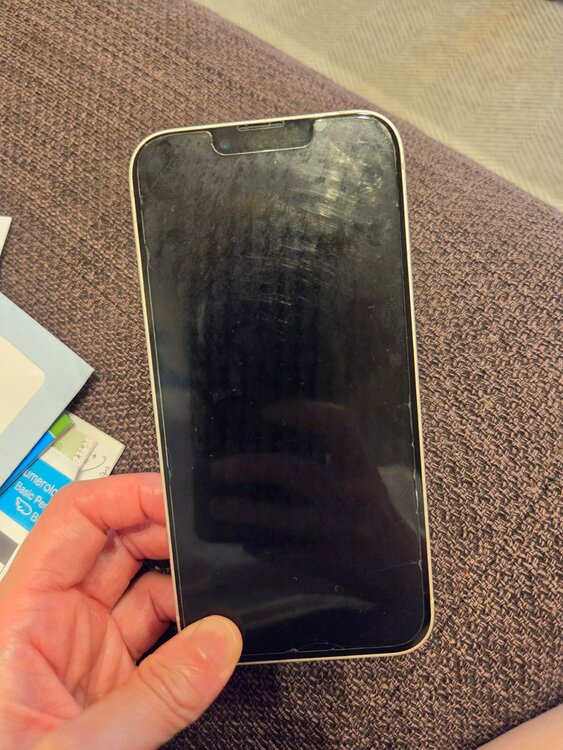 iPhone iPhone 13 128GB Softbank（スマホ）の商品画像 - 査定依頼日：2026年7月7日 - 最高査定価格：33,000円