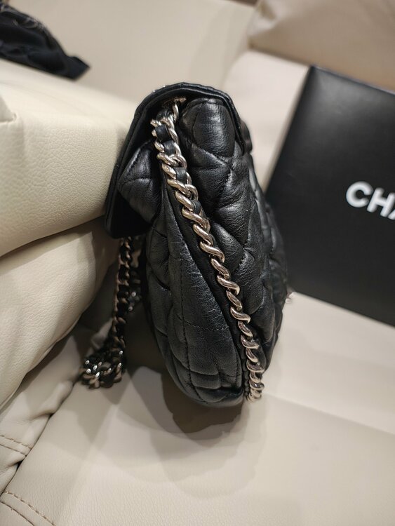 チェーンアラウンド（ブランドバッグ）の商品画像 - 査定依頼日：2026年4月9日 - 最高査定価格：250,000円