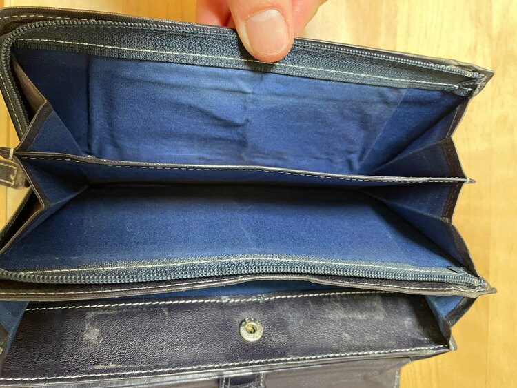 ラコステ　財布（ブランド財布・小物）の商品画像 - 査定依頼日：2025年2月15日 - 最高査定価格：100円