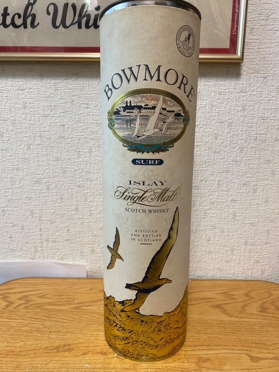 ボウモアサーフ シルクプリントカモメラベル　1L 43%（お酒）の商品画像 - 査定依頼日：2026年1月13日 - 最高査定価格：144,000円