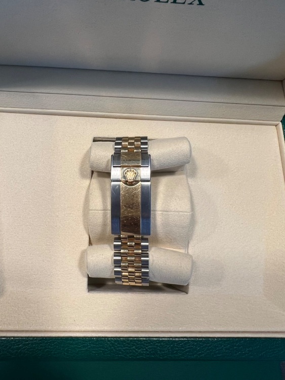 GMT MASTER II 黒×灰YGコンビ（高級時計）の商品画像 - 査定依頼日：2025年9月7日 - 最高査定価格：3,150,000円