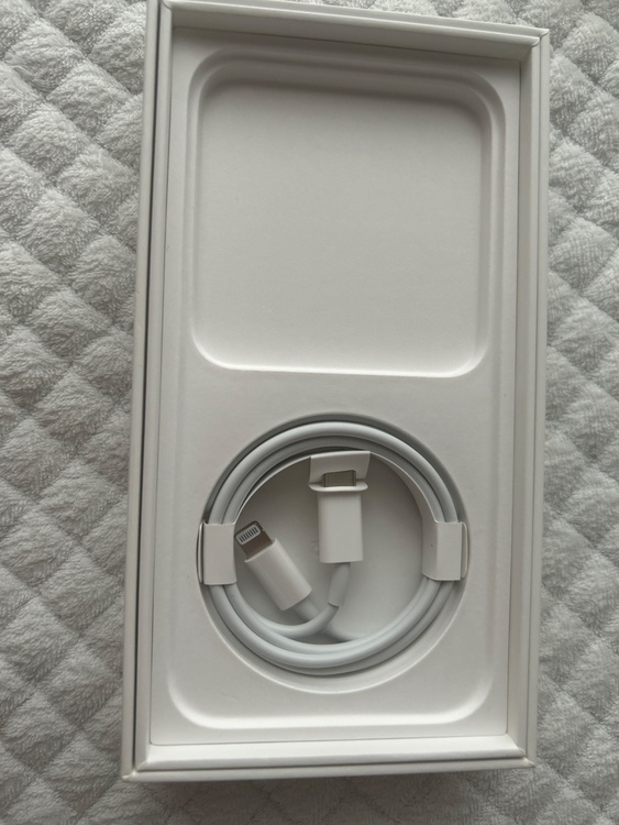 iPhone iPhone 12 64GB SIMフリー（スマホ）の商品画像 - 査定依頼日：2026年6月21日 - 最高査定価格：19,500円