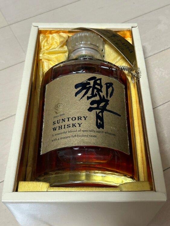サントリーウイスキー響　ゴールドラベル（お酒）の商品画像 - 査定依頼日：2025年1月1日 - 最高査定価格：64,000円