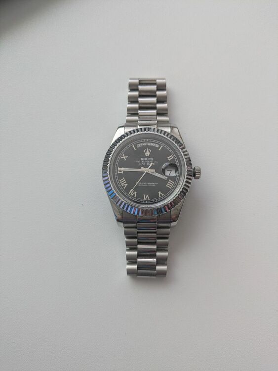 ロレックス デイデイト （高級時計）の商品画像 - 査定依頼日：2025年8月9日 - 最高査定価格：4,000,000円