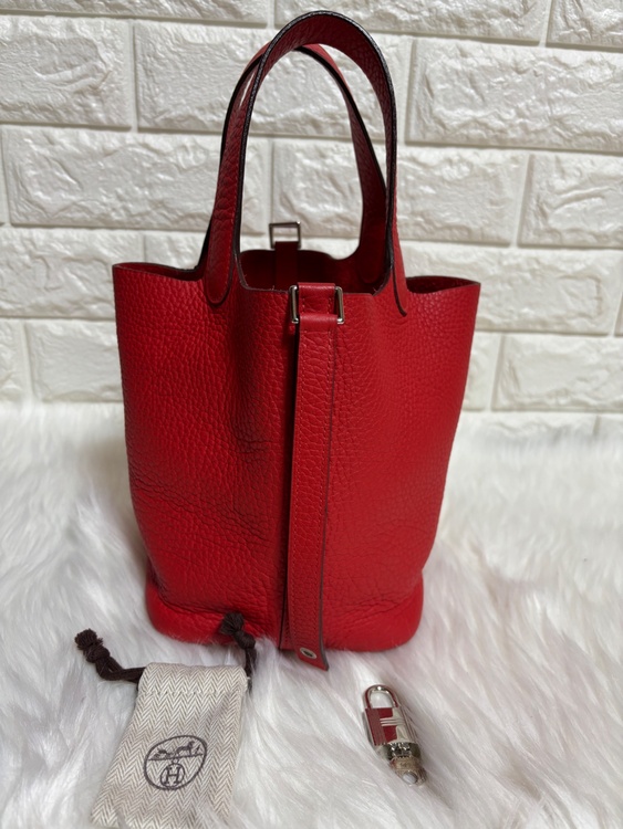 エルメス ピコタンロックＰＭ トリヨンクレマンス ルージュトマト A刻印（ブランドバッグ）の商品画像 - 査定依頼日：2025年12月7日 - 最高査定価格：250,000円