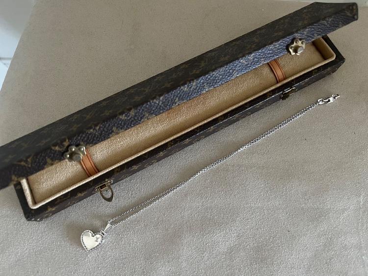 ホワイトゴールド（金・貴金属）の商品画像 - 査定依頼日：2025年12月20日 - 最高査定価格：200,000円