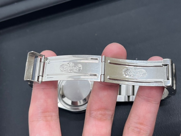 ロレックス エクスプローラー 1427（高級時計）の商品画像 - 査定依頼日：2025年11月13日 - 最高査定価格：900,000円