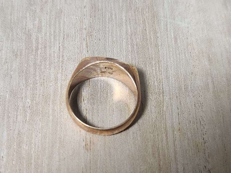 K18のメガネフレーム1、指輪2 、鼻あて2、タイピン1（金・貴金属）の商品画像 - 査定依頼日：2023年10月16日 - 最高査定価格：220,000円