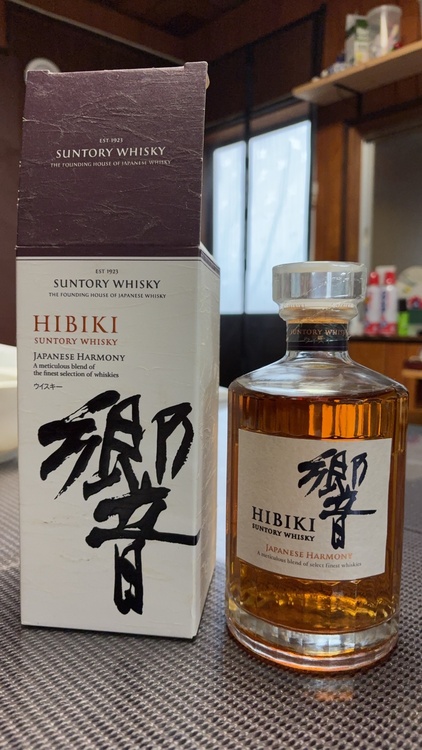 ウイスキー サントリー響 （お酒）の商品画像 - 査定依頼日：2026年4月7日 - 最高査定価格：10,000円