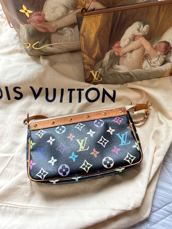 黒のマルチカラー（ブランドバッグ）の商品画像 - 査定依頼日：2026年3月24日 - 最高査定価格：155,000円