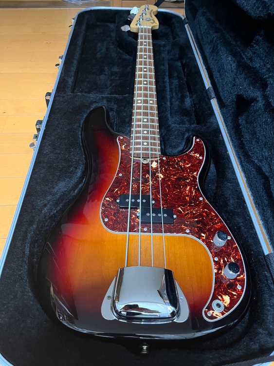 アメリカンプロフェッショナル　プレシジョンベース（ピアノ・楽器・PA機材）の商品画像 - 査定依頼日：2026年3月28日 - 最高査定価格：120,000円