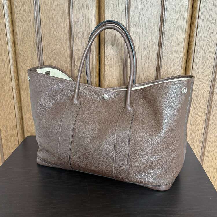 ガーデンパーティ ネゴンダ（ブランドバッグ）の商品画像 - 査定依頼日：2025年5月1日 - 最高査定価格：300,000円