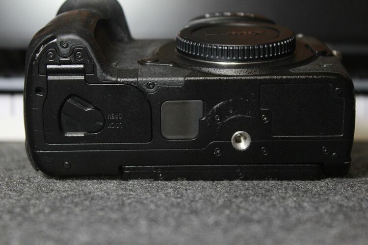 GH5（DC-GH5）（カメラ）の商品画像 - 査定依頼日：2025年8月20日 - 最高査定価格：8,000円