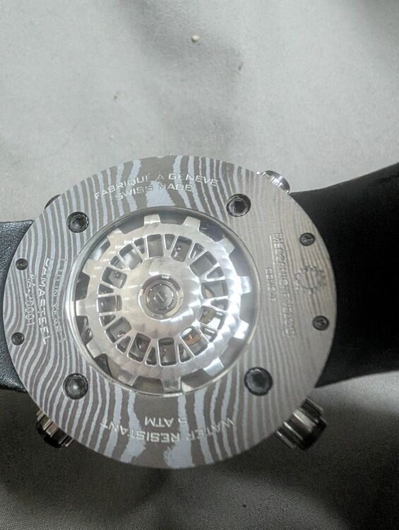 その他 その他 W01ddibl（高級時計）の商品画像 - 査定依頼日：2025年10月31日 - 最高査定価格：30,000円